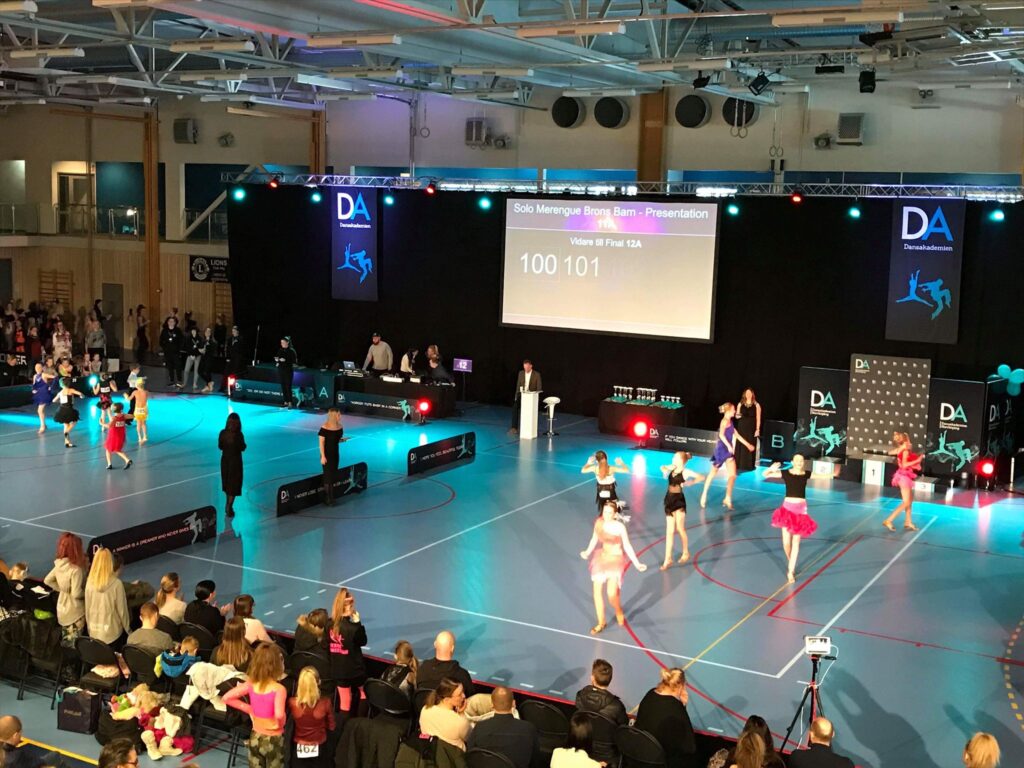 Dansare i en hall